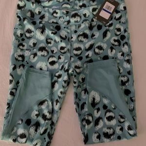 NWT Girl’s XL Under Armor leggings